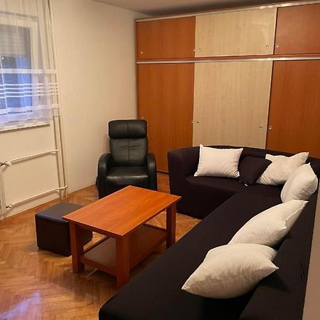 Lolly Apartment Karlovac Esterno foto